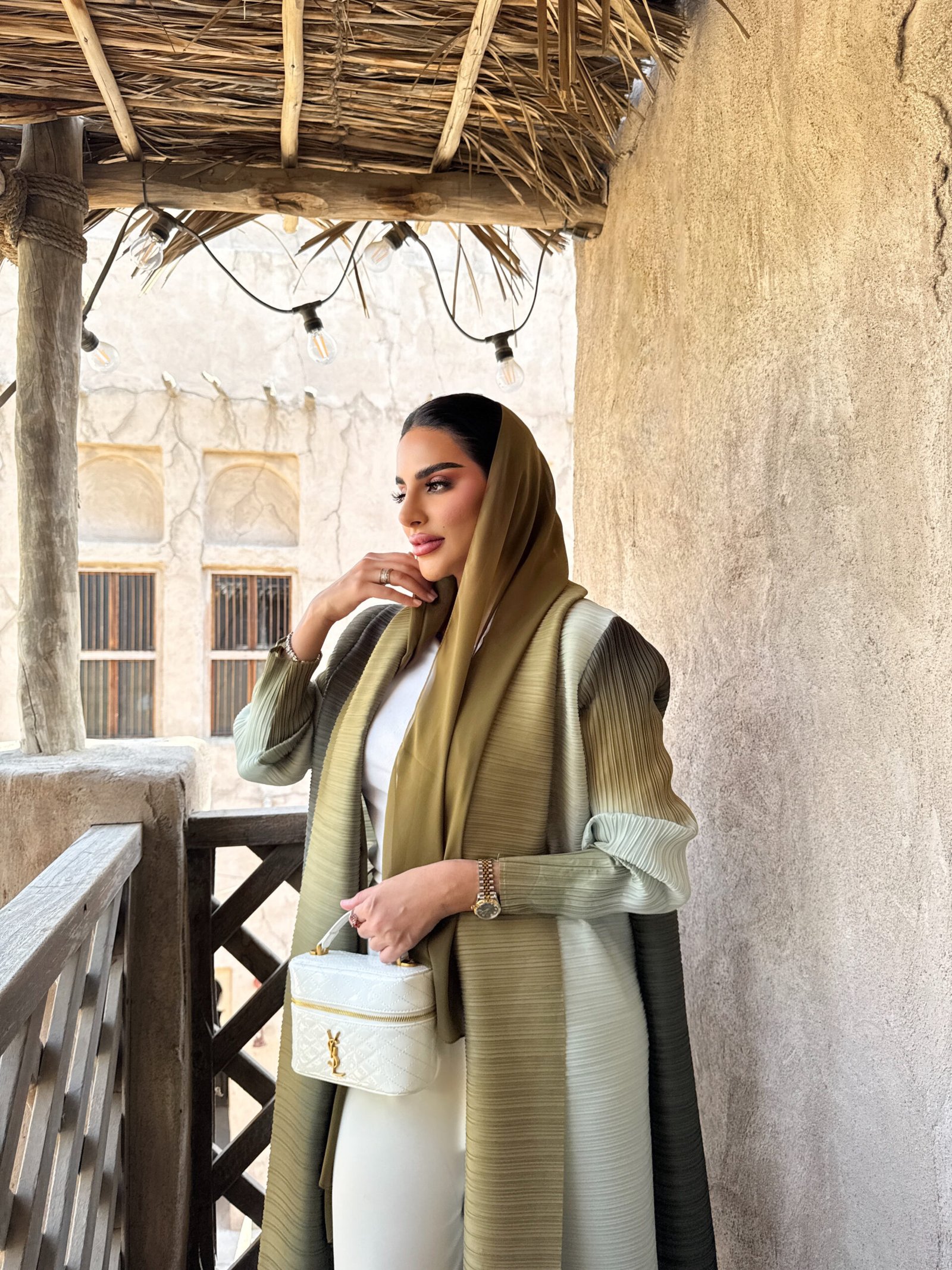 Luxury Pleated Abaya with Soft Color Gradients & Chiffon Sheilah – Modern Elegant Look